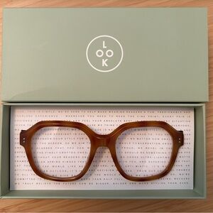 New LOOK Optic, UMA progressive readers  +1.5
Shiny Vintage Tortoise color